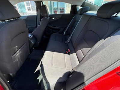 2021 Chevrolet Malibu, $21490. Photo 8