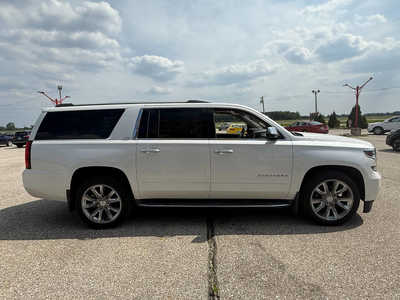 2016 Chevrolet Suburban, $24950. Photo 5