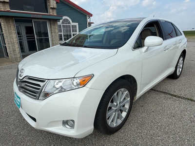 2012 Toyota Venza, $11650. Photo 2