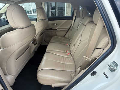 2012 Toyota Venza, $11650. Photo 8