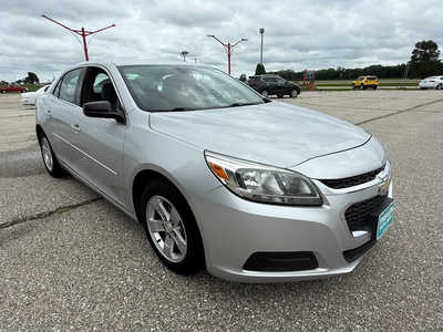 2015 Chevrolet Malibu, $7900. Photo 4
