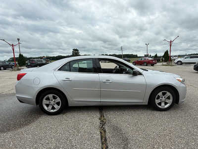 2015 Chevrolet Malibu, $7900. Photo 5