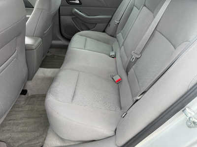 2015 Chevrolet Malibu, $7900. Photo 6