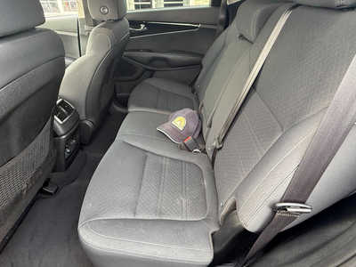 2020 Kia Sorento, $19990. Photo 8