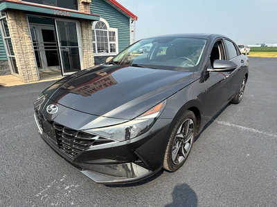 2022 Hyundai Elantra, $21000. Photo 2