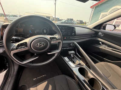2022 Hyundai Elantra, $21000. Photo 9