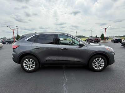 2021 Ford Escape, $22650. Photo 4