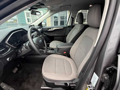 2021 Ford Escape, $22650. Photo 7
