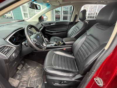 2015 Ford Edge, $9900. Photo 4