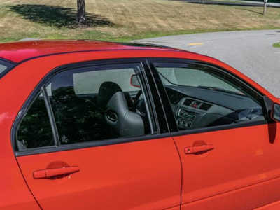 2004 Mitsubishi Lancer, $34100. Photo 11