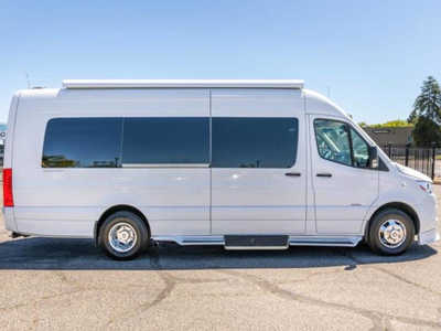2019 Mercedes-Benz Sprinter, $63400. Photo 8