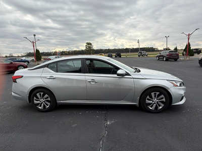 2020 Nissan Altima, $19650. Photo 3