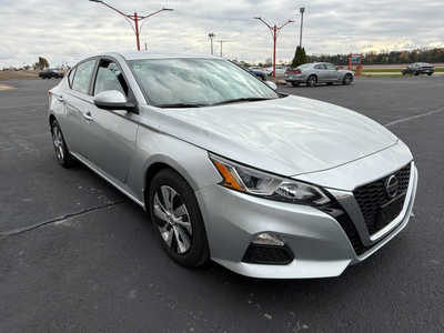 2020 Nissan Altima, $19650. Photo 4