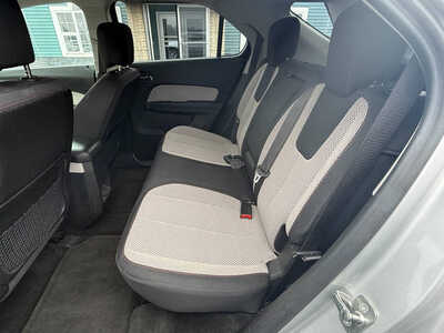 2017 Chevrolet Equinox, $8890. Photo 8