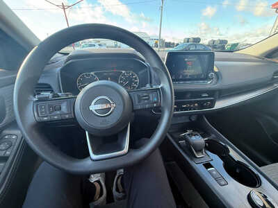 2023 Nissan Rogue, $19830. Photo 6