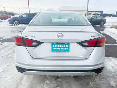 2024 Nissan Altima, $18990. Photo 6