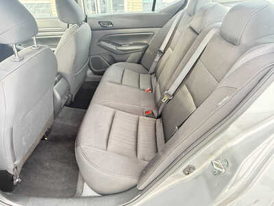 2024 Nissan Altima, $18990. Photo 7