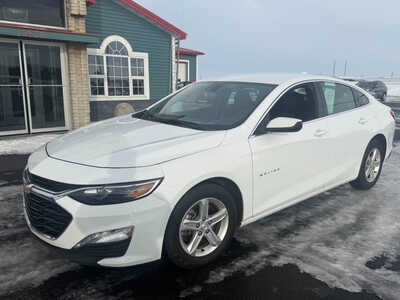 2024 Chevrolet Malibu, $17890. Photo 2