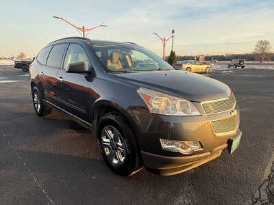 2012 Chevrolet Traverse, $6588. Photo 4