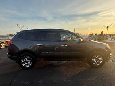 2012 Chevrolet Traverse, $6588. Photo 5