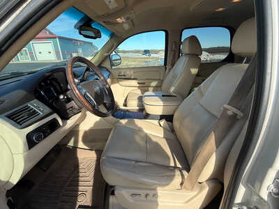 2007 Cadillac Escalade, $17990. Photo 7