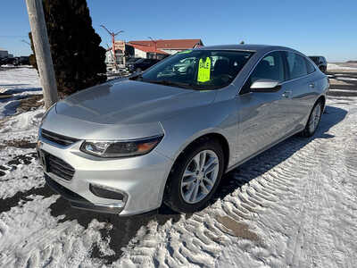 2017 Chevrolet Malibu, $9876. Photo 2