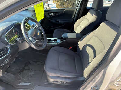 2017 Chevrolet Malibu, $9876. Photo 8