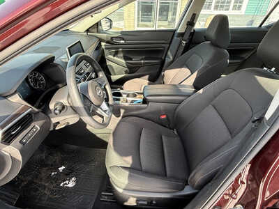 2024 Nissan Altima, $19276. Photo 7