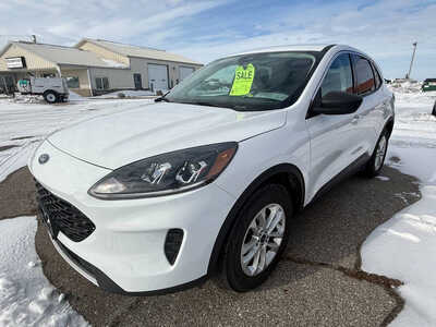 2022 Ford Escape, $16976. Photo 2