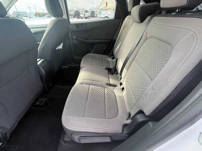 2022 Ford Escape, $16976. Photo 6