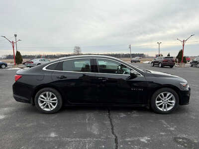2016 Chevrolet Malibu, $11876. Photo 4