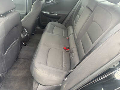 2016 Chevrolet Malibu, $11876. Photo 6