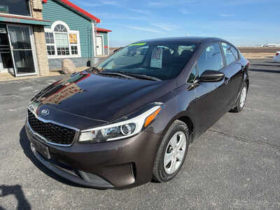 2017 Kia Forte, $11976. Photo 2