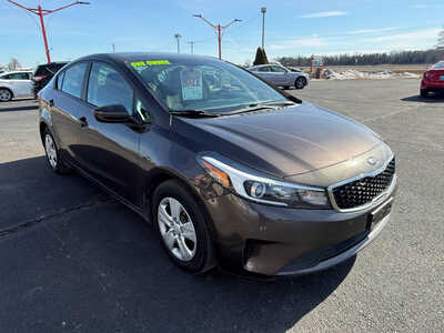 2017 Kia Forte, $11976. Photo 3
