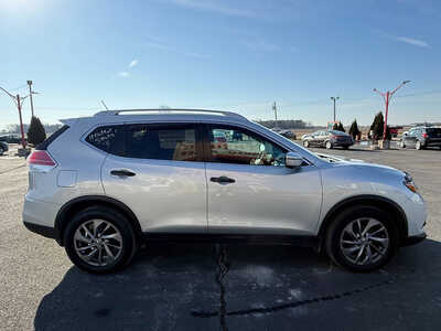 2016 Nissan Rogue, $14876. Photo 6