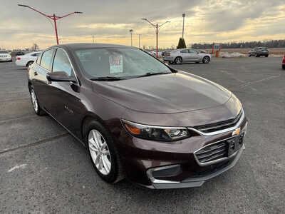 2016 Chevrolet Malibu, $10876. Photo 4