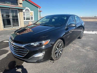 2020 Chevrolet Malibu, $17776. Photo 2