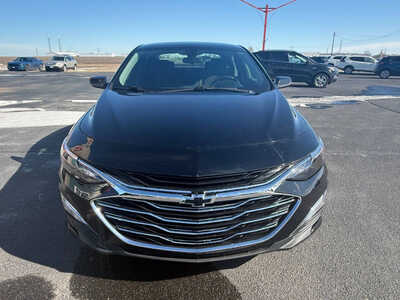 2020 Chevrolet Malibu, $17776. Photo 3