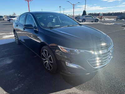 2020 Chevrolet Malibu, $17776. Photo 4