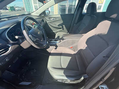 2020 Chevrolet Malibu, $17776. Photo 7