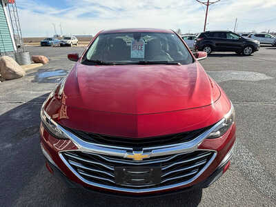 2019 Chevrolet Malibu, $11876. Photo 3