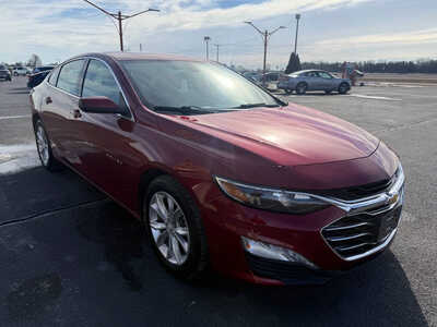 2019 Chevrolet Malibu, $11876. Photo 4