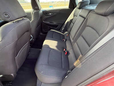 2019 Chevrolet Malibu, $11876. Photo 9