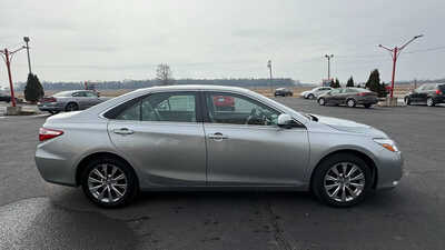 2015 Toyota Camry, $14676. Photo 5