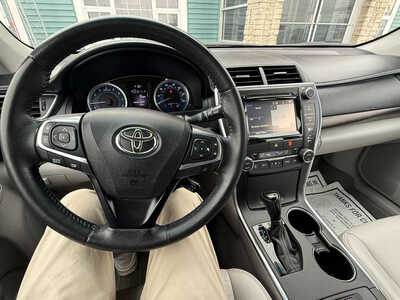 2015 Toyota Camry, $14676. Photo 9