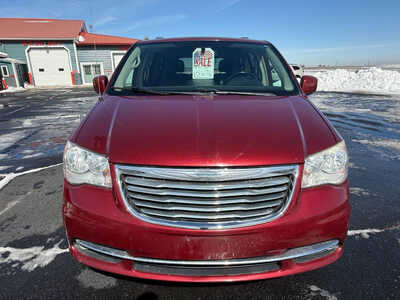 2016 Chrysler Town & Country, $5976. Photo 3