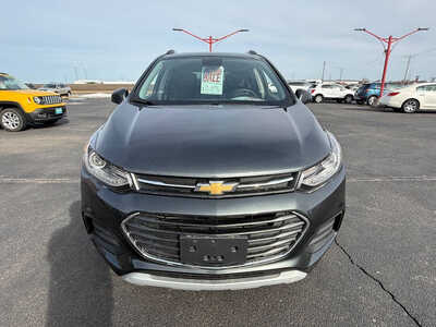 2020 Chevrolet Trax, $12576. Photo 3