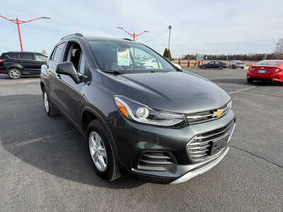 2020 Chevrolet Trax, $12576. Photo 4