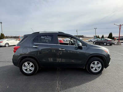 2020 Chevrolet Trax, $12576. Photo 6