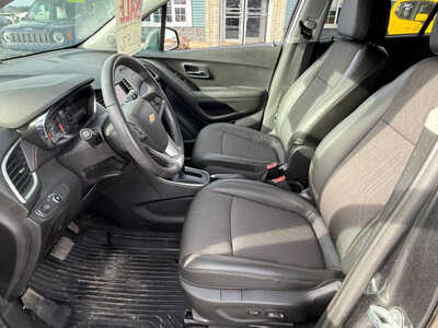 2020 Chevrolet Trax, $12576. Photo 7